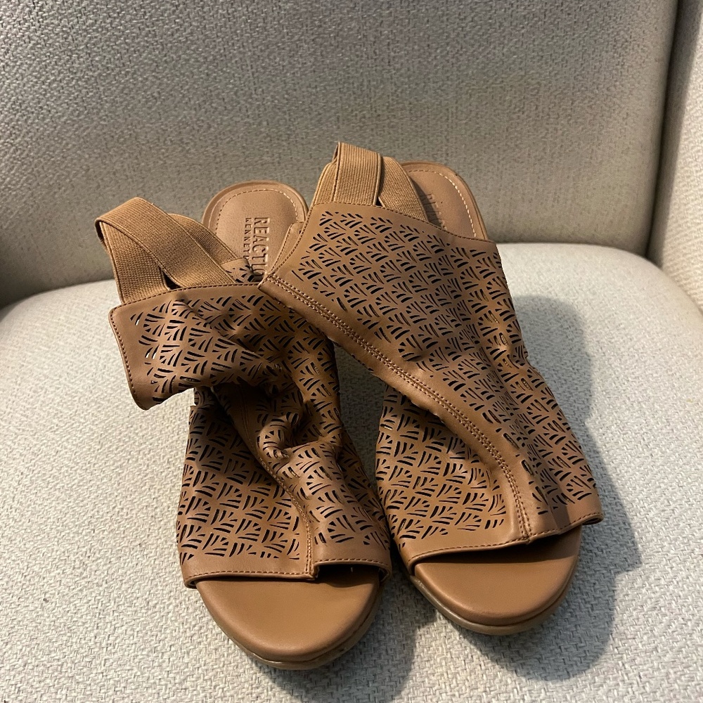 Kenneth Cole Reaction Sole Safe Peep Toe Sling Back Wedge Sandals